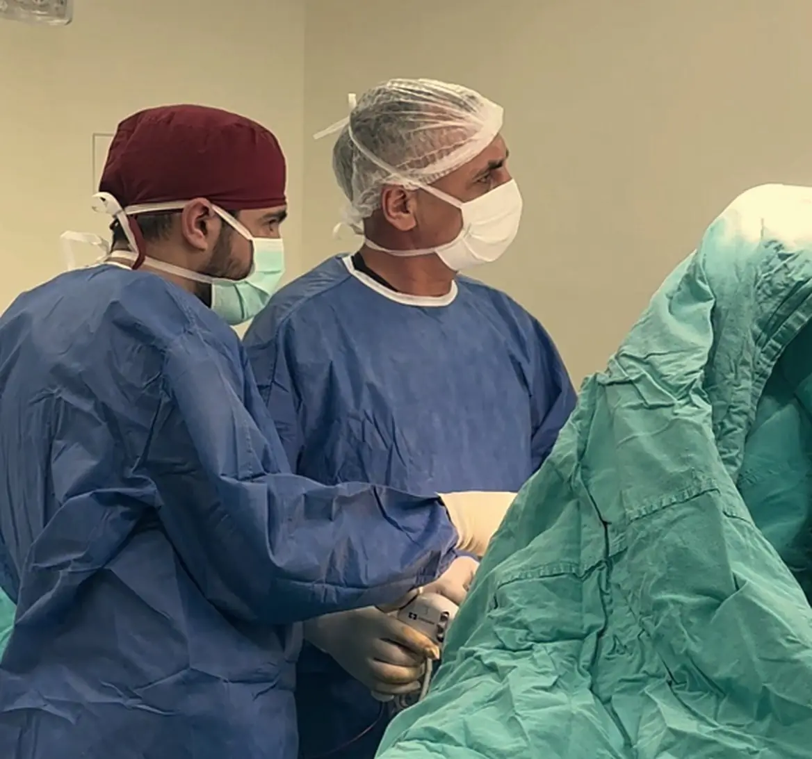 Dr. Cuma Aslan in the operating theatre